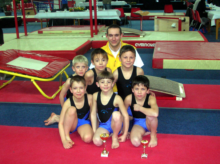 2005-01 gym_cor 015.jpg -           